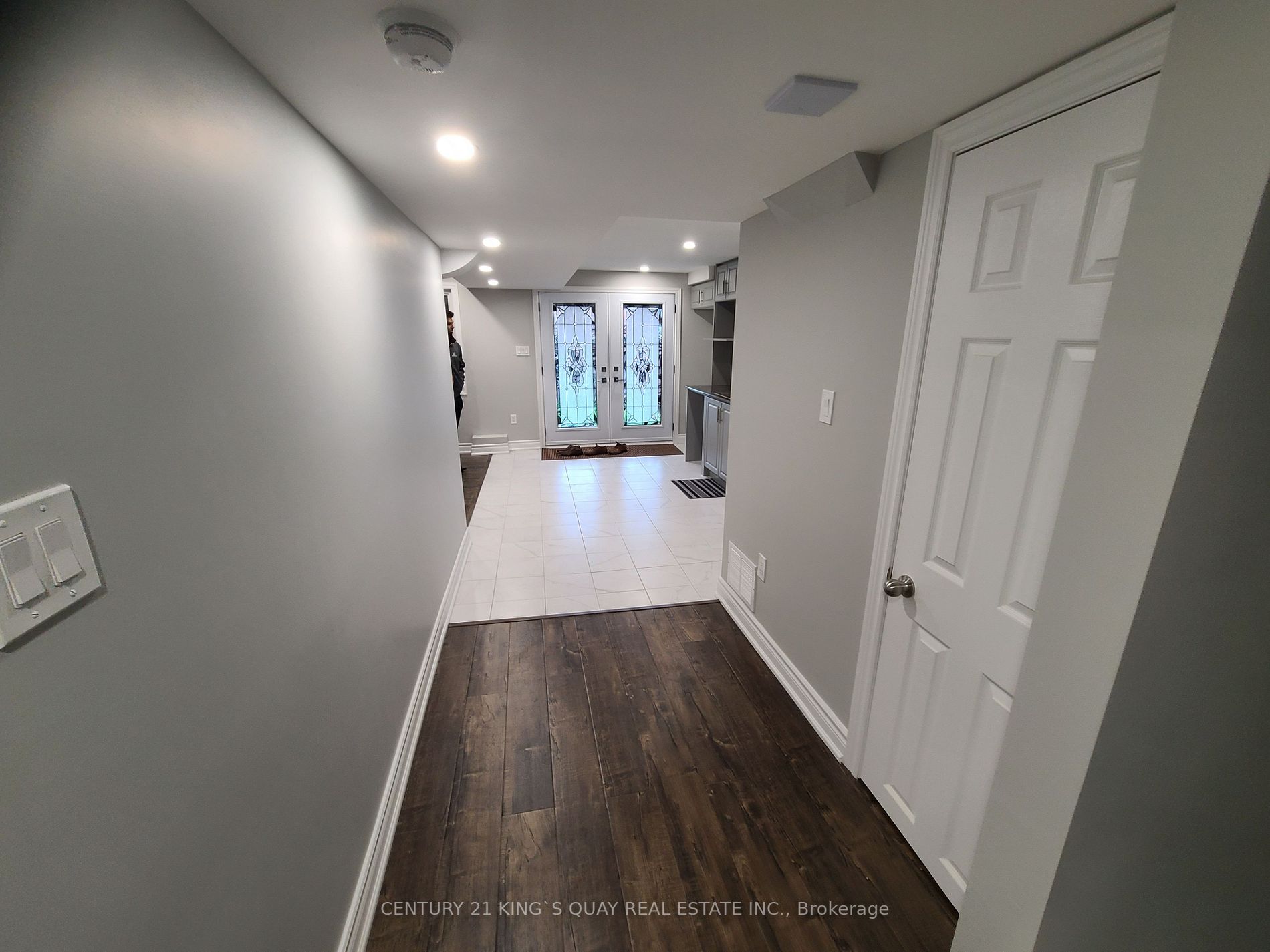 27 Watersplace Ave