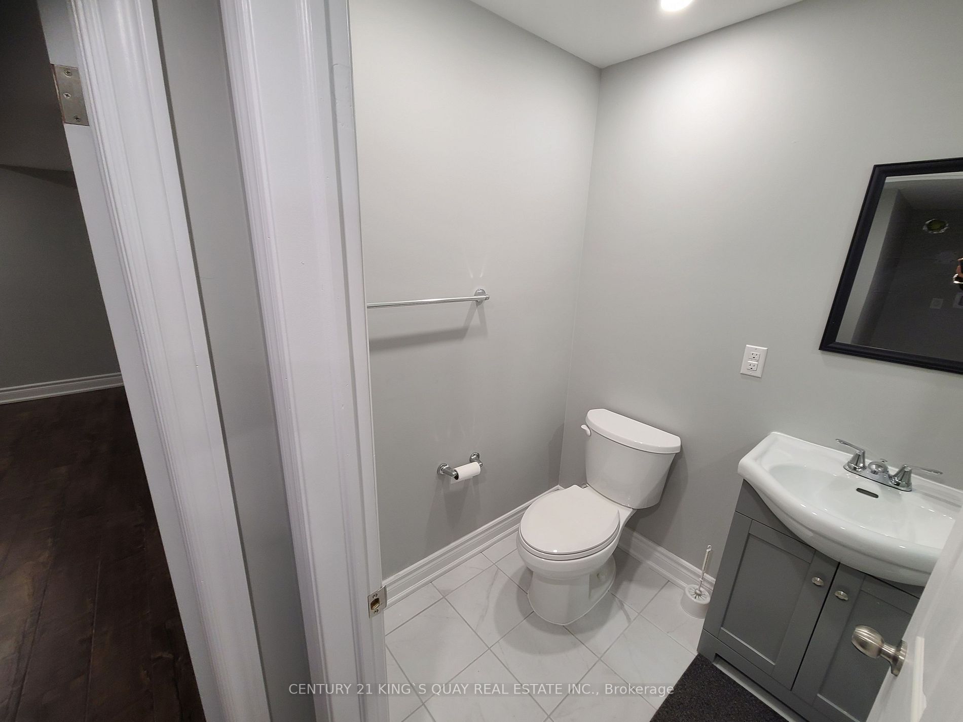 27 Watersplace Ave