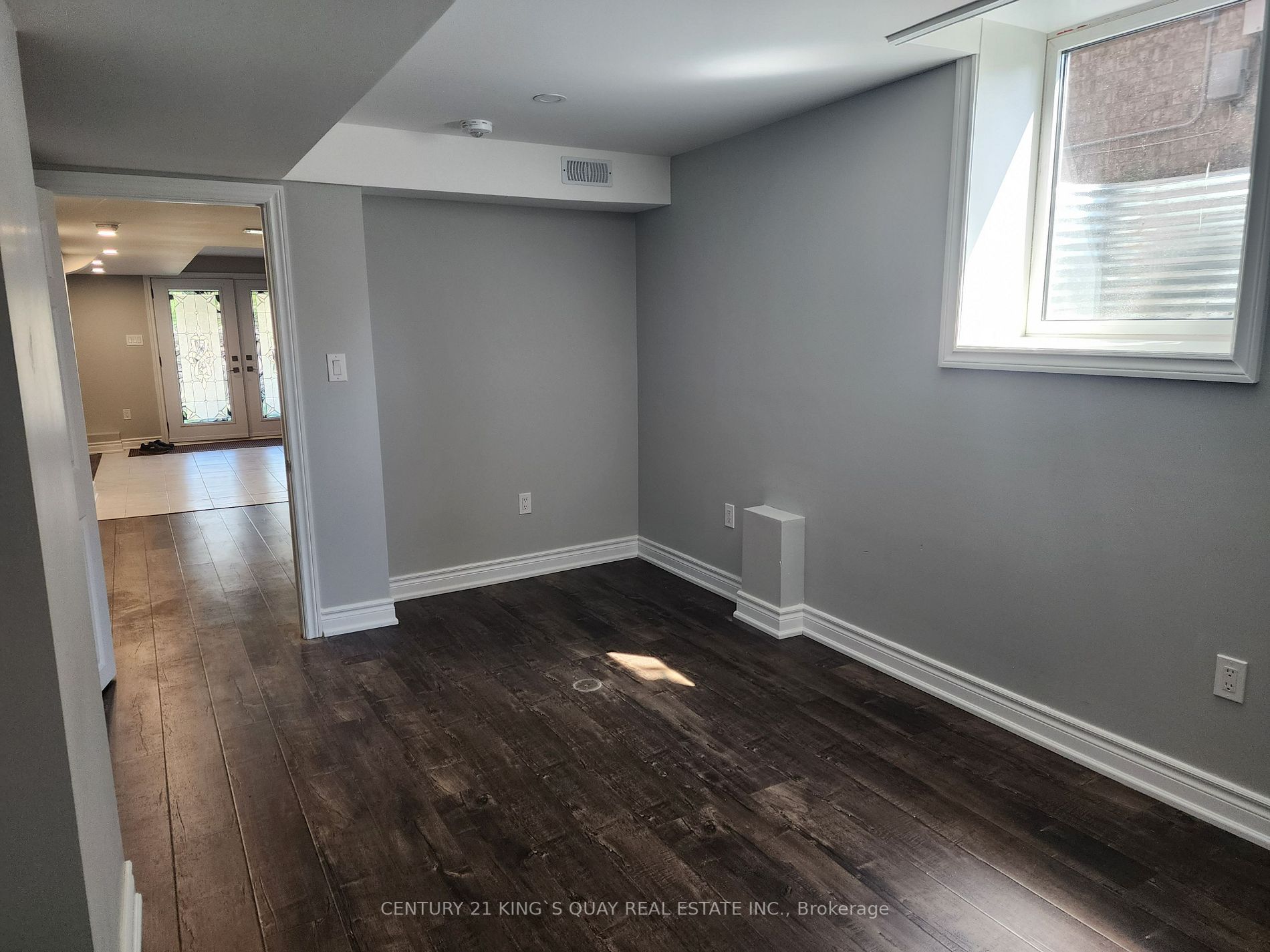 27 Watersplace Ave