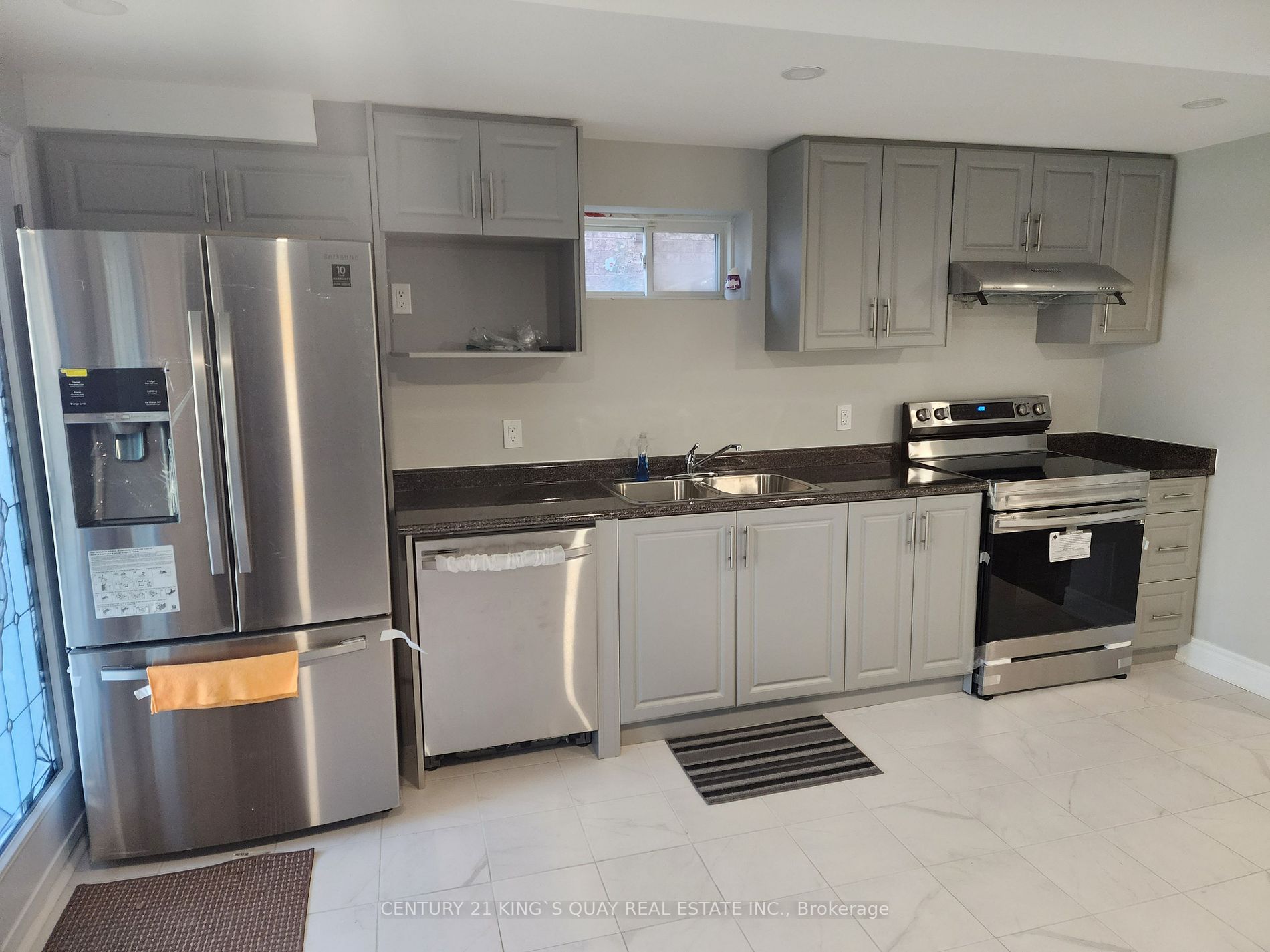 27 Watersplace Ave