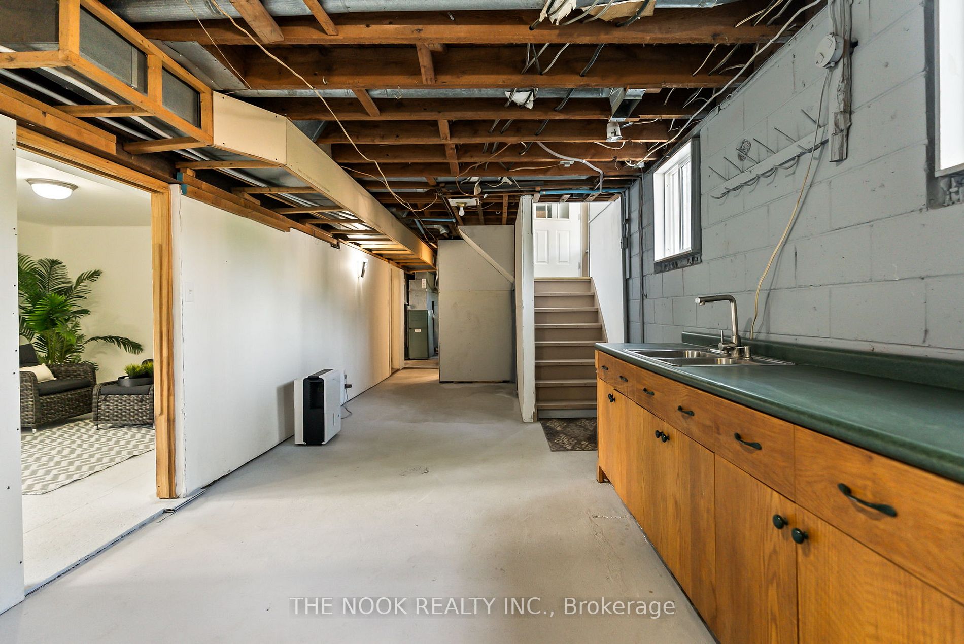 4331 Malcolm Rd