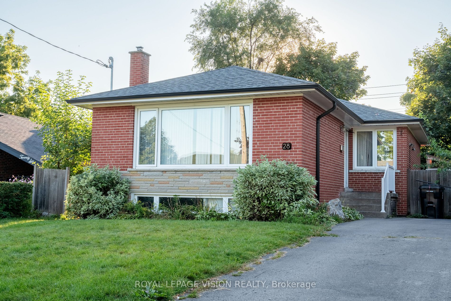 28 Jeffton Cres