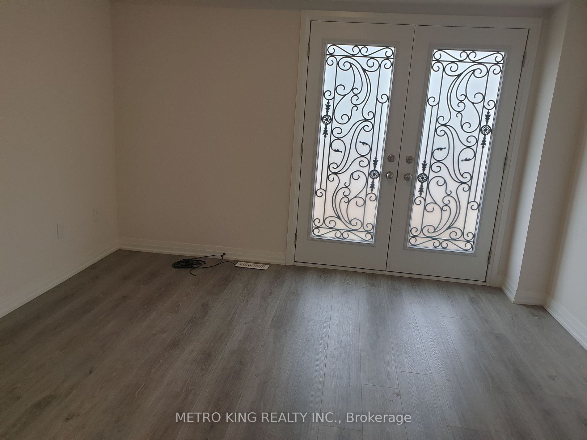 14 Ambereen Pl