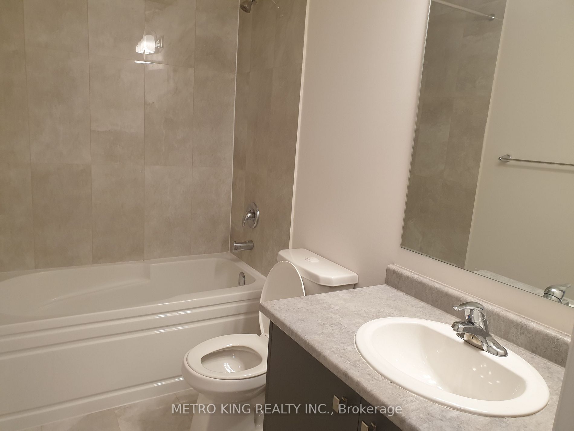 14 Ambereen Pl