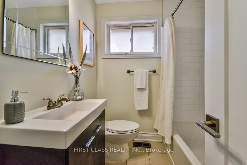 24 Fintona Ave