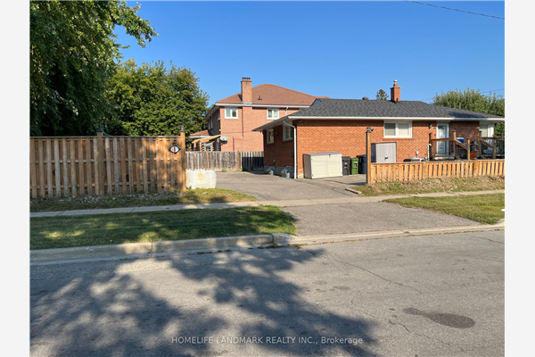 1 Kittery Blvd, Toronto