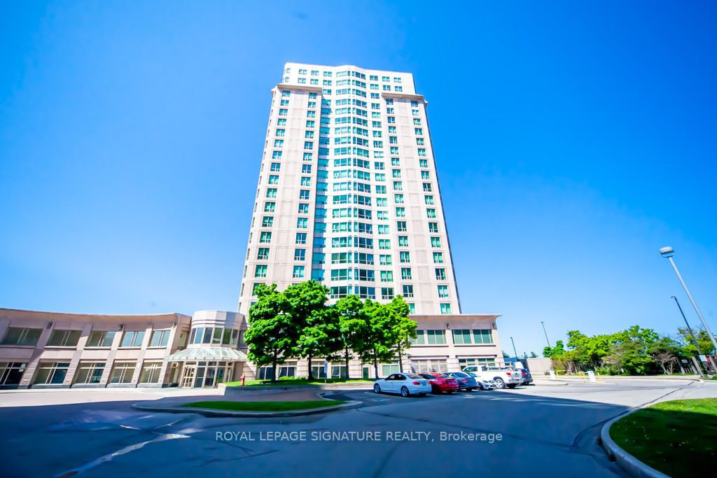 18 Lee Centre Dr, #Ph208