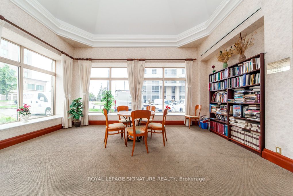 18 Lee Centre Dr, #Ph208