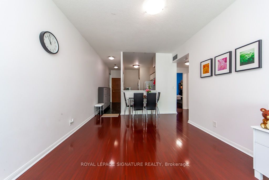 18 Lee Centre Dr, #Ph208
