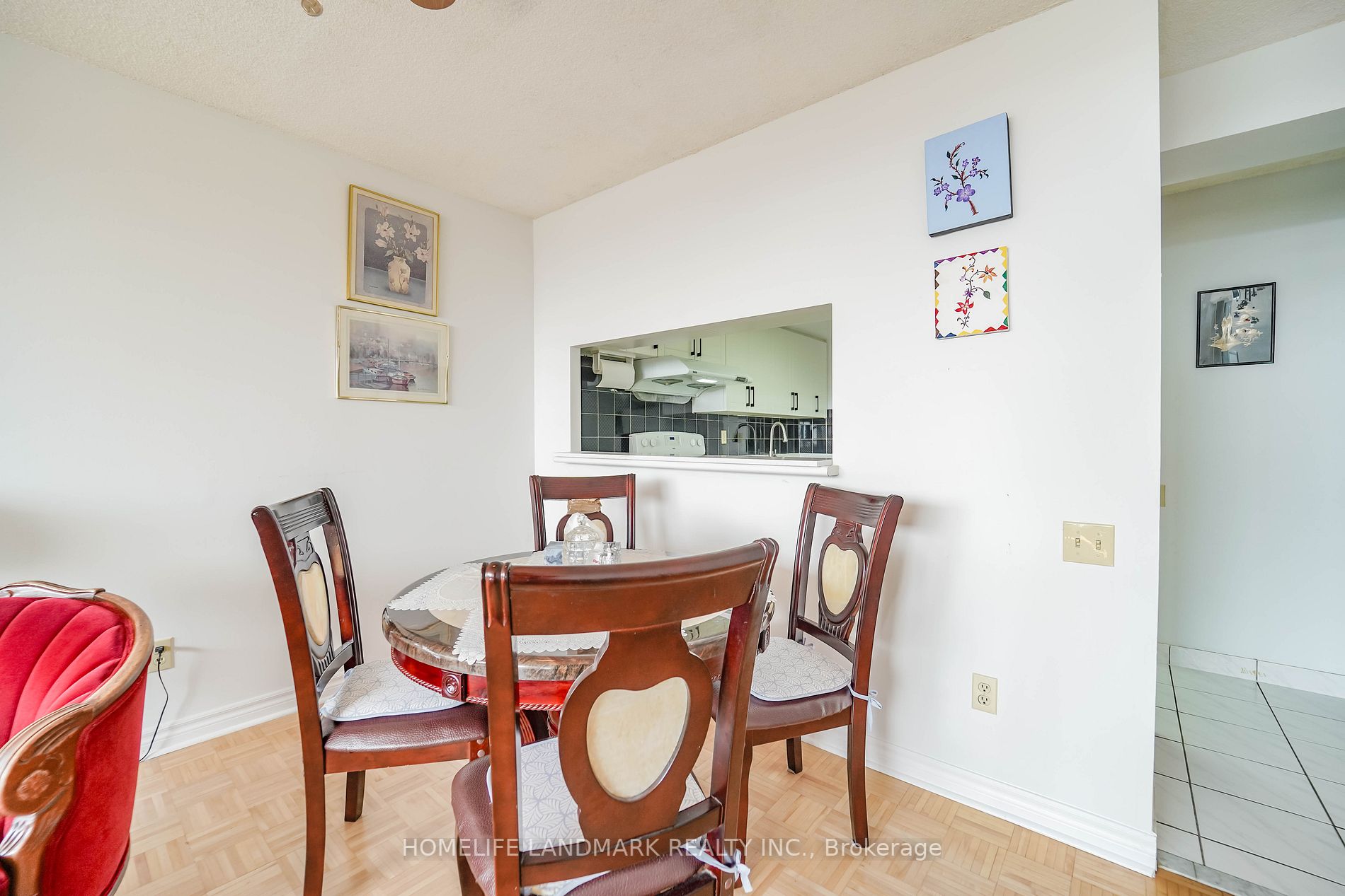 2466 Eglinton Avenue E, #718