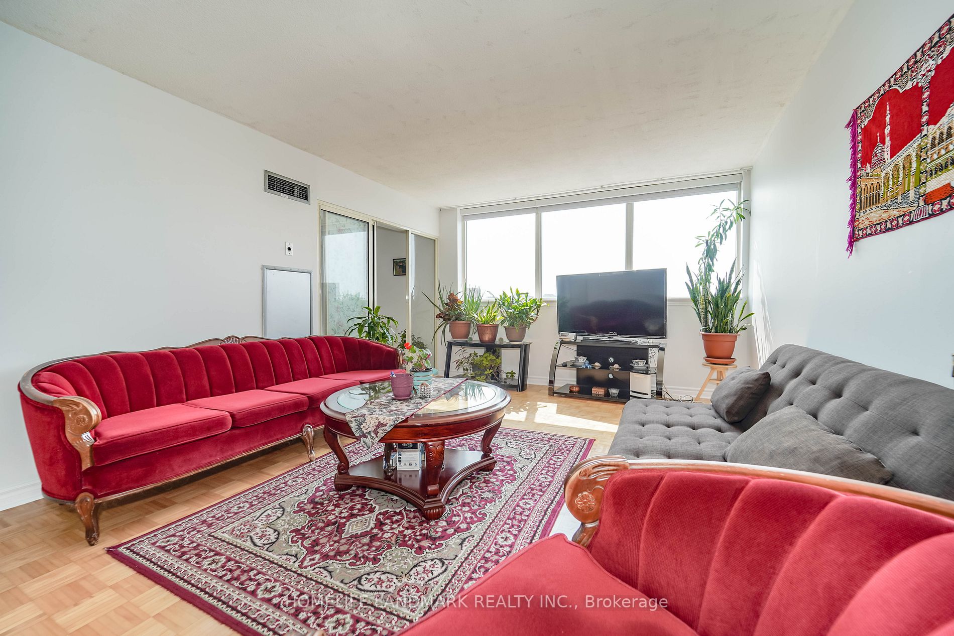 2466 Eglinton Avenue E, #718