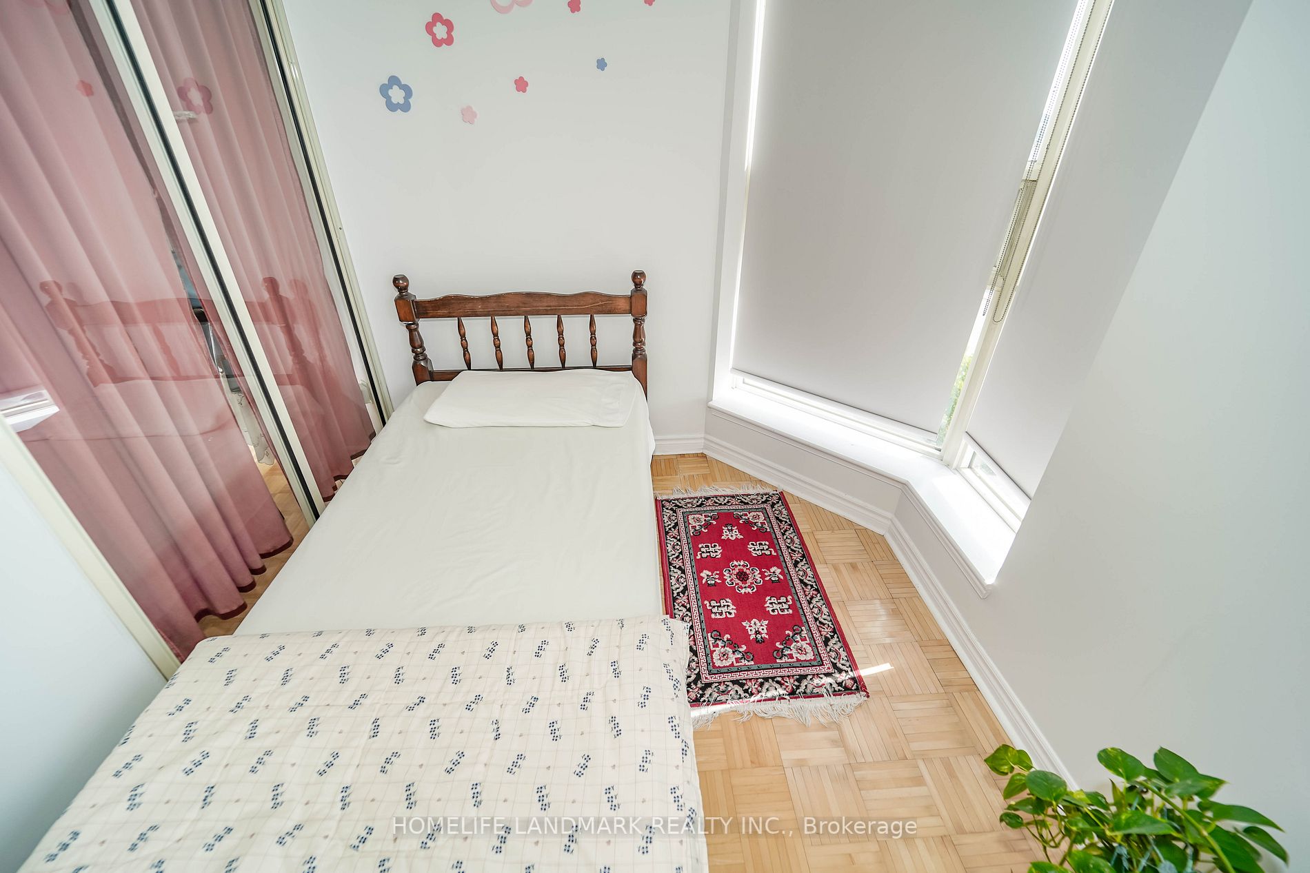 2466 Eglinton Avenue E, #718