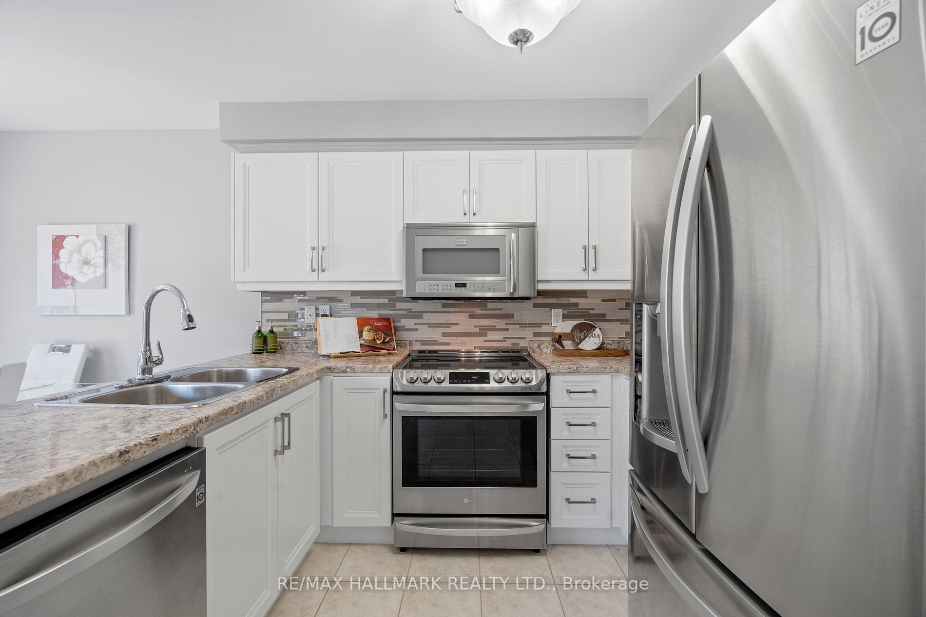 41 Guildwood Dr