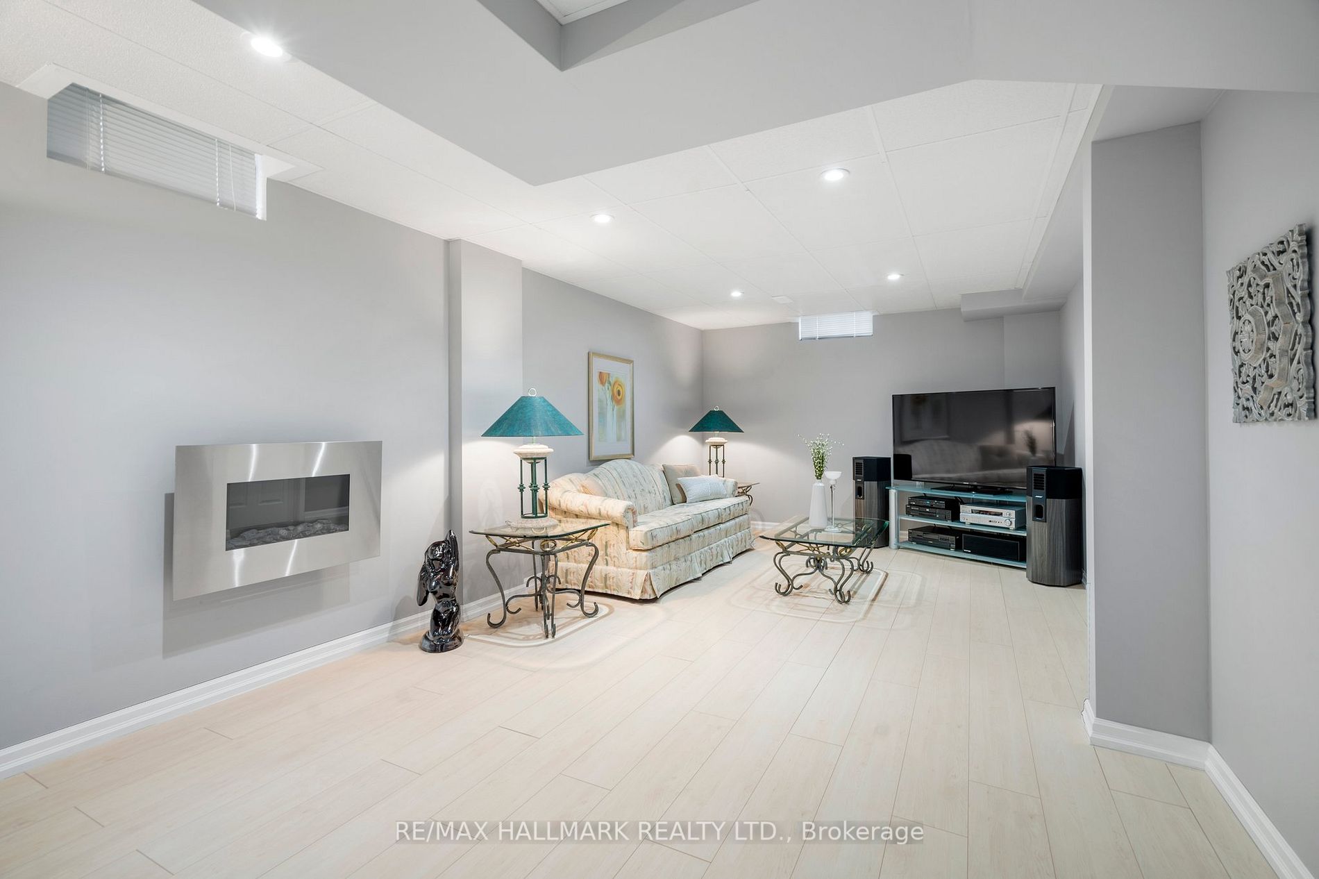 41 Guildwood Dr