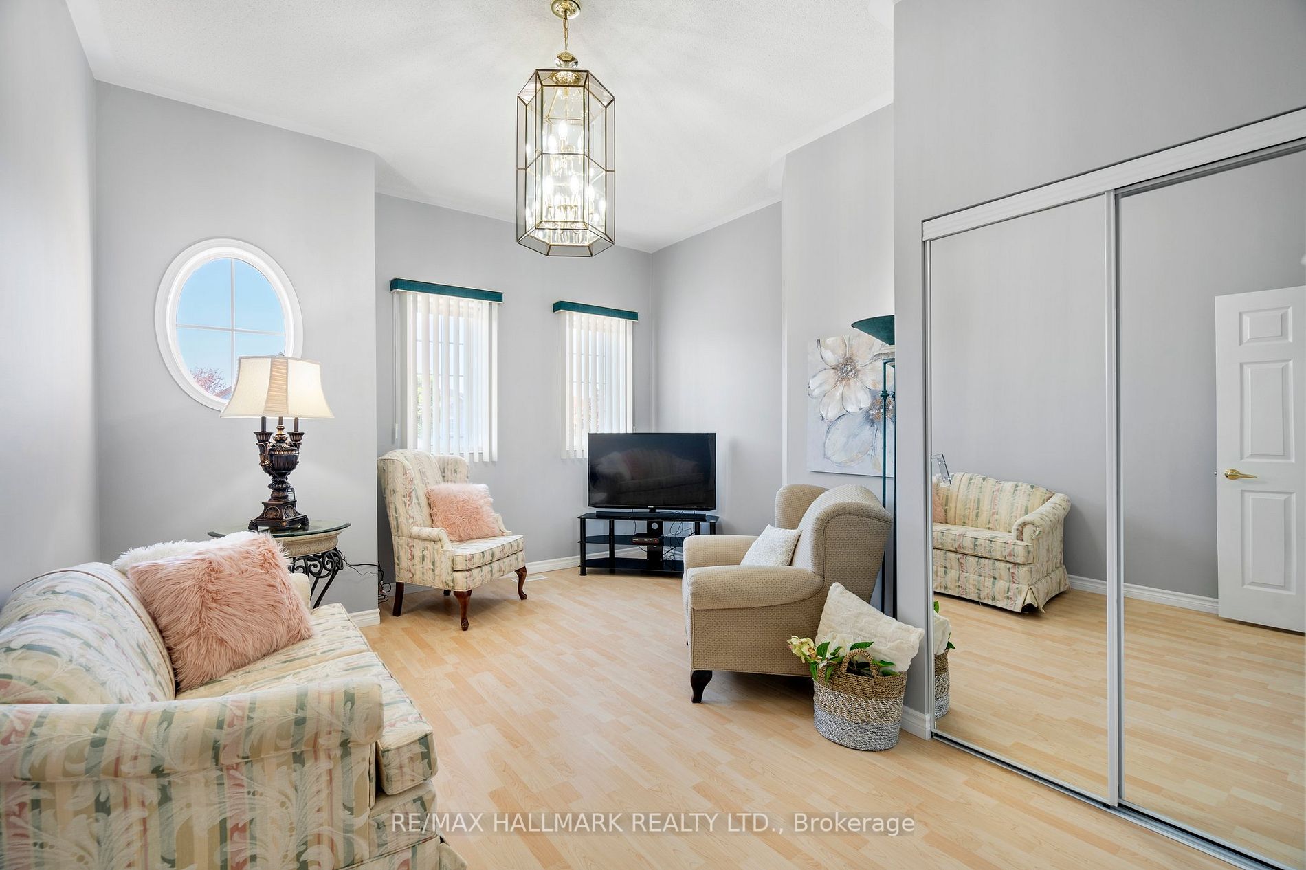 41 Guildwood Dr