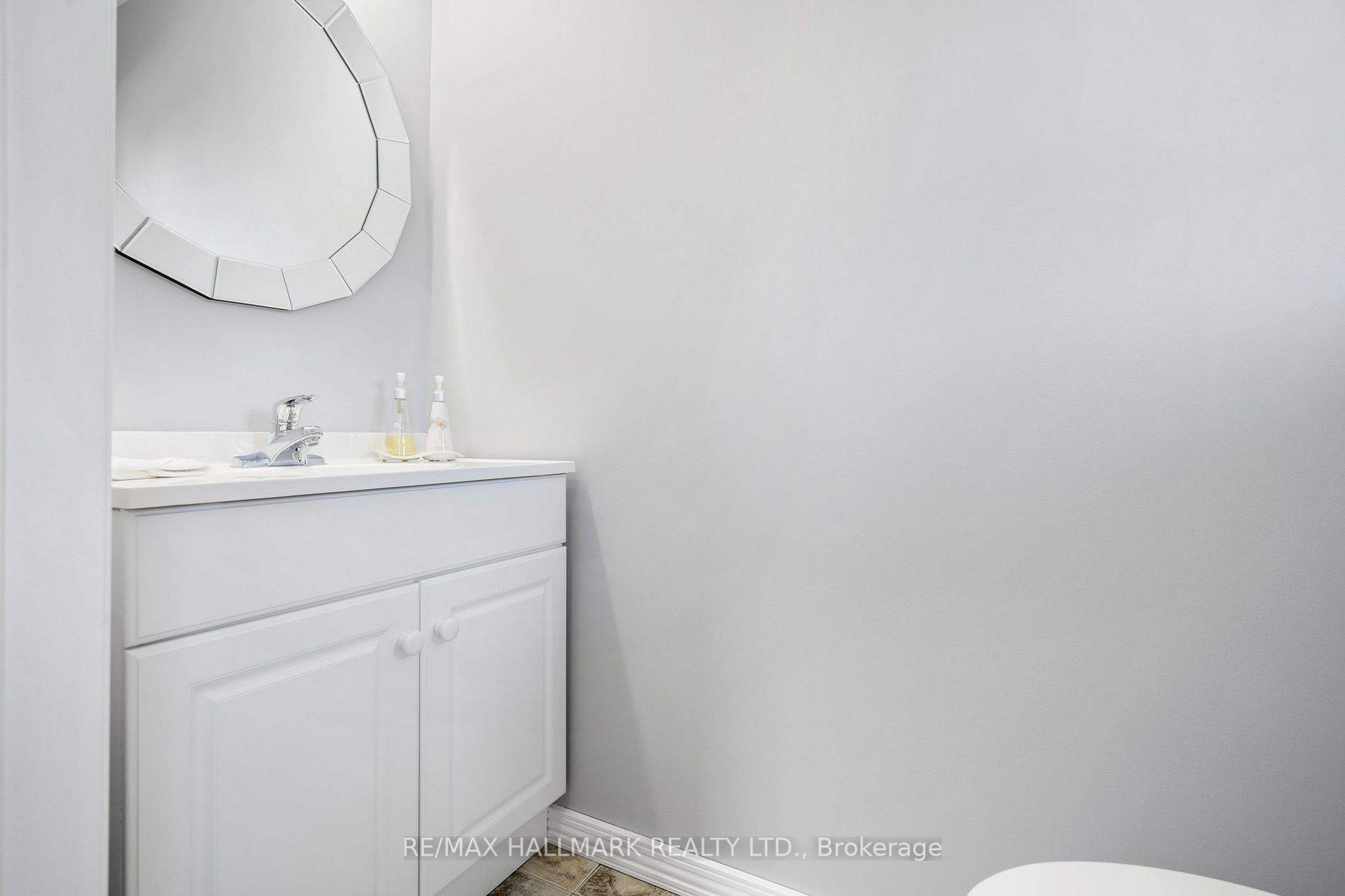 41 Guildwood Dr