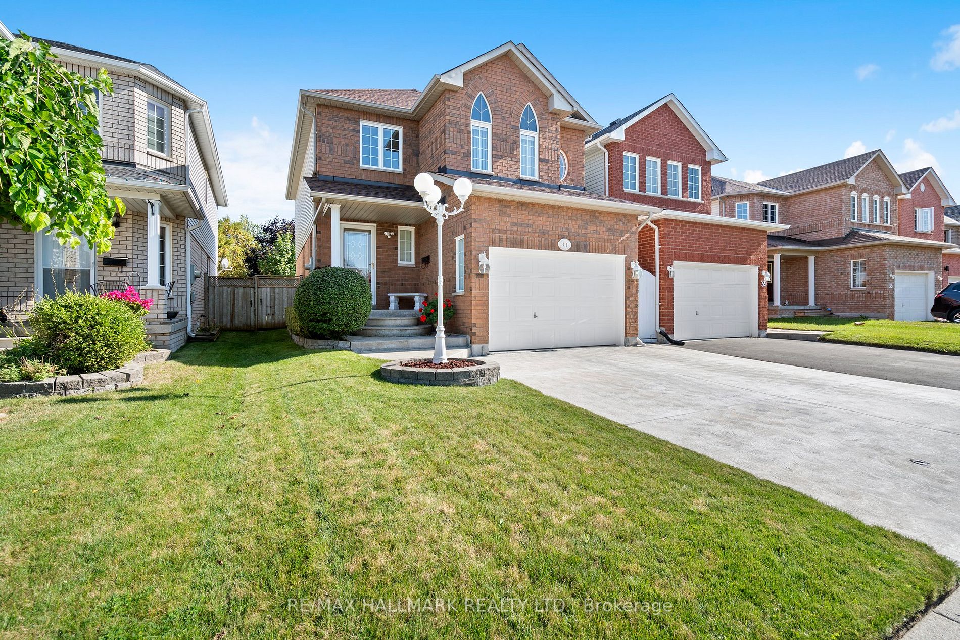 41 Guildwood Dr