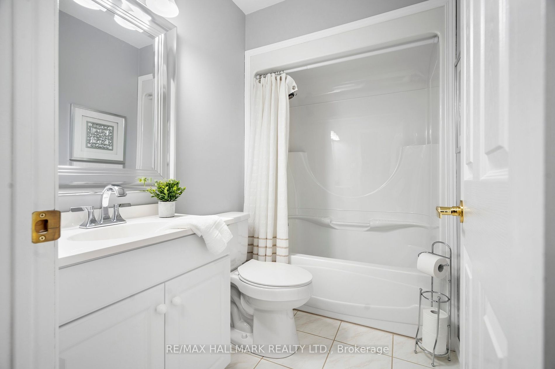 41 Guildwood Dr