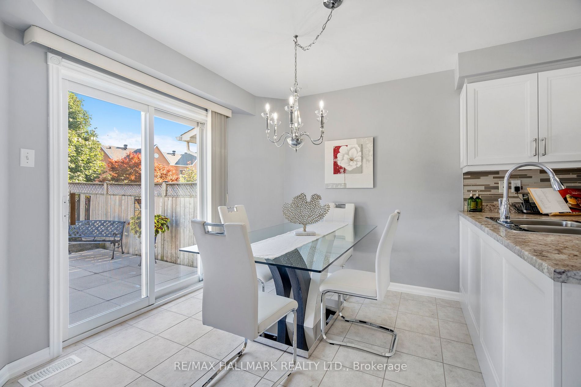 41 Guildwood Dr