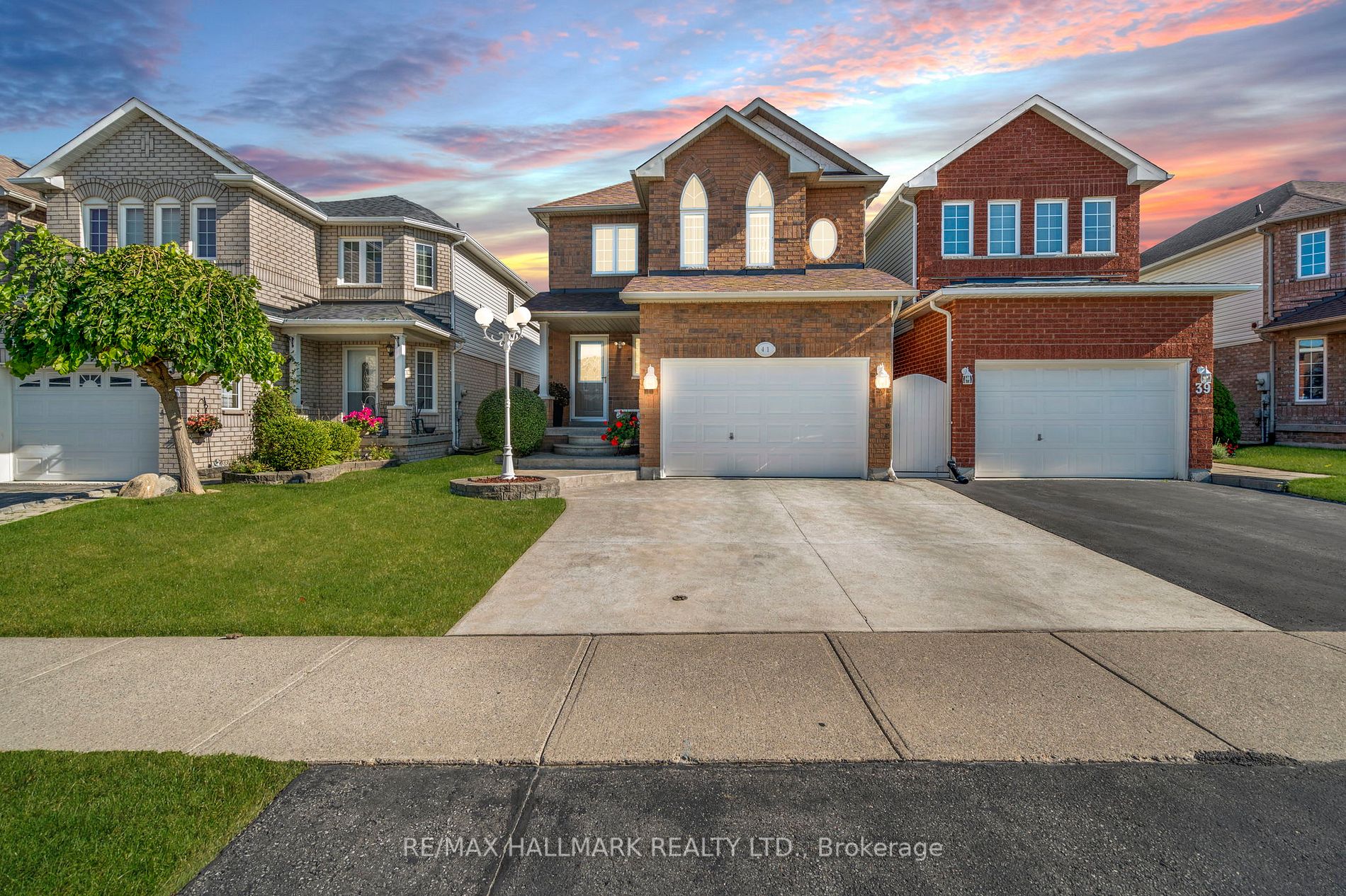 41 Guildwood Dr