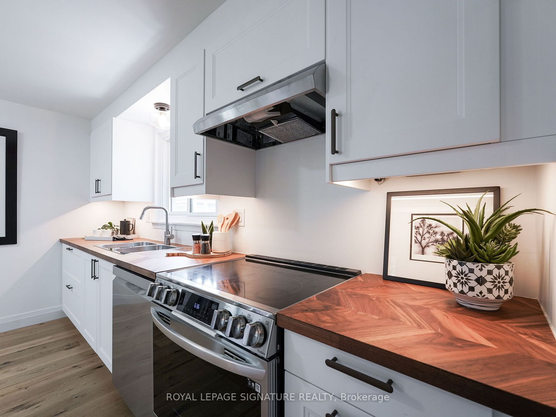 27 Lewin Crescent