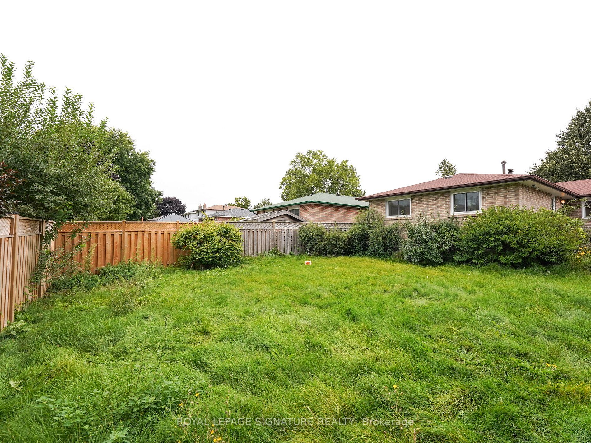 27 Lewin Crescent