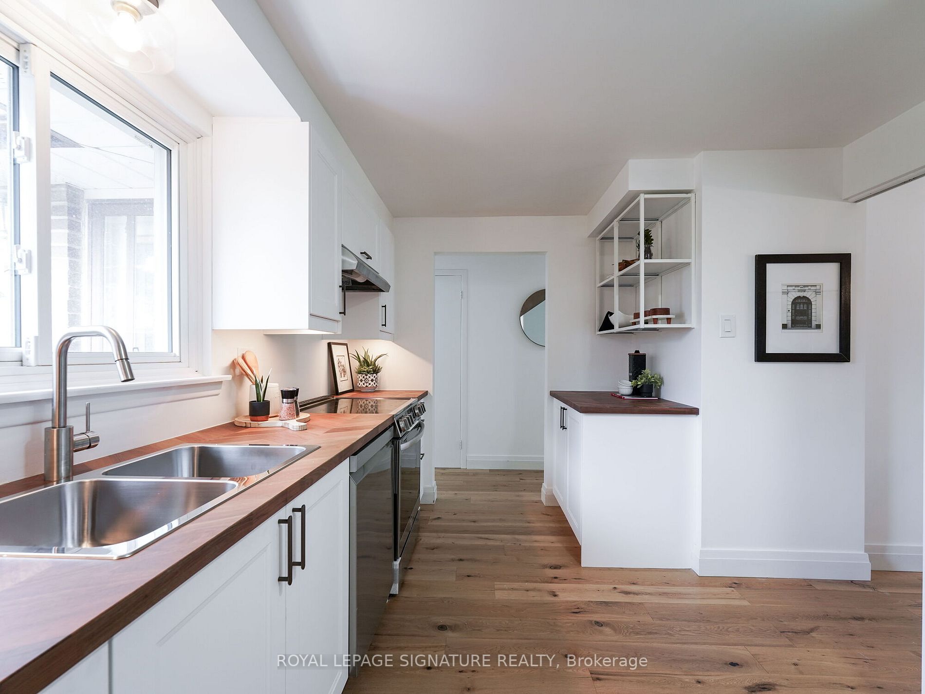 27 Lewin Crescent