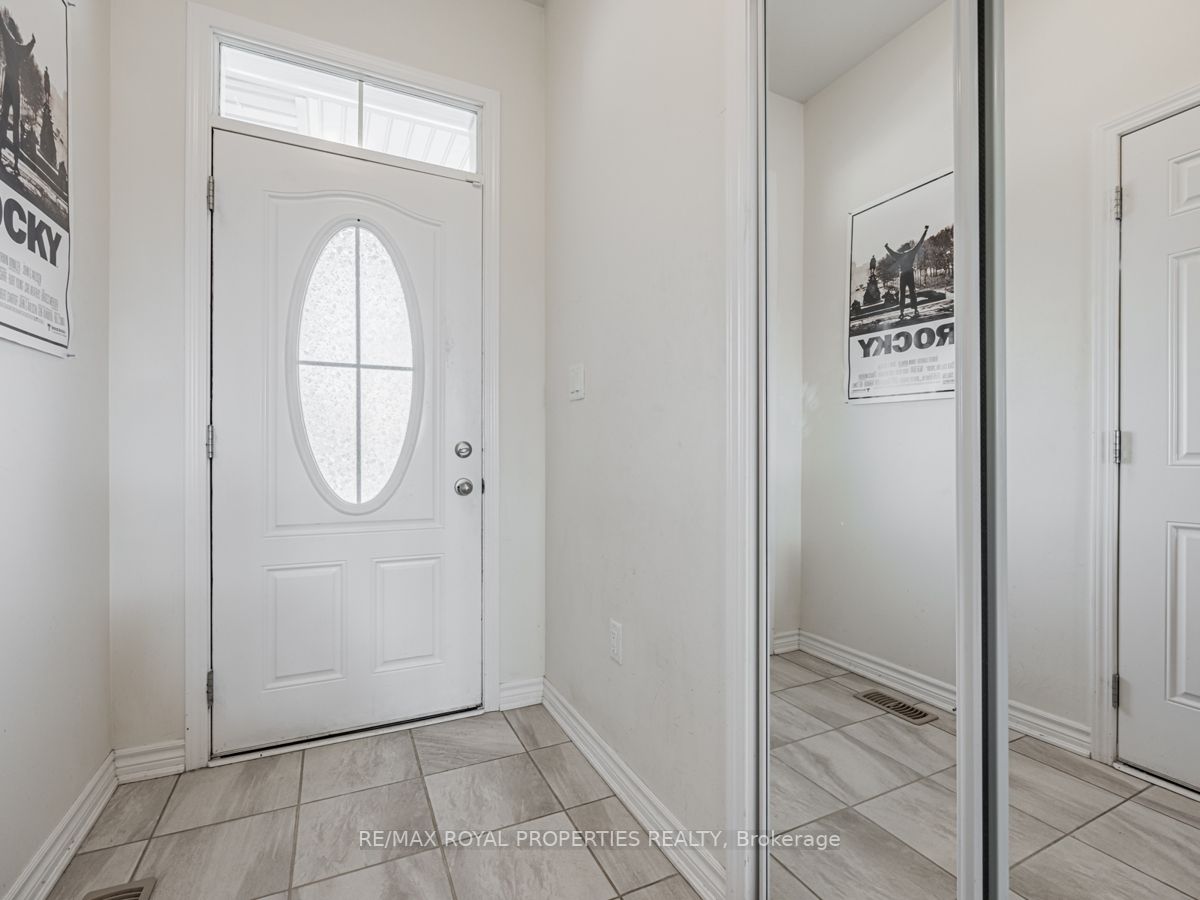 1103 Dragonfly Ave