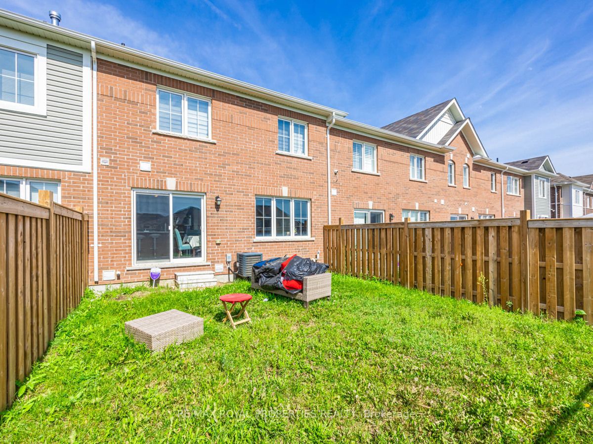 1103 Dragonfly Ave