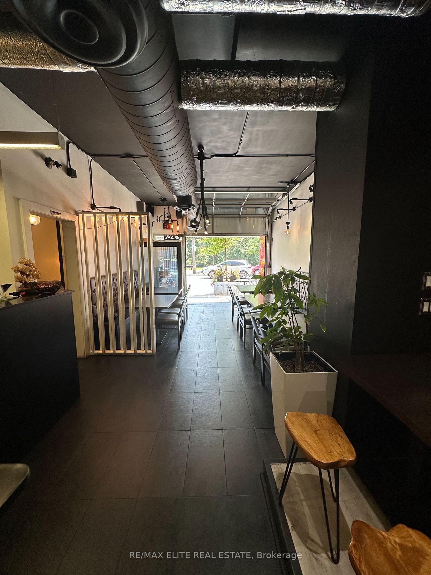2014 Queen St E