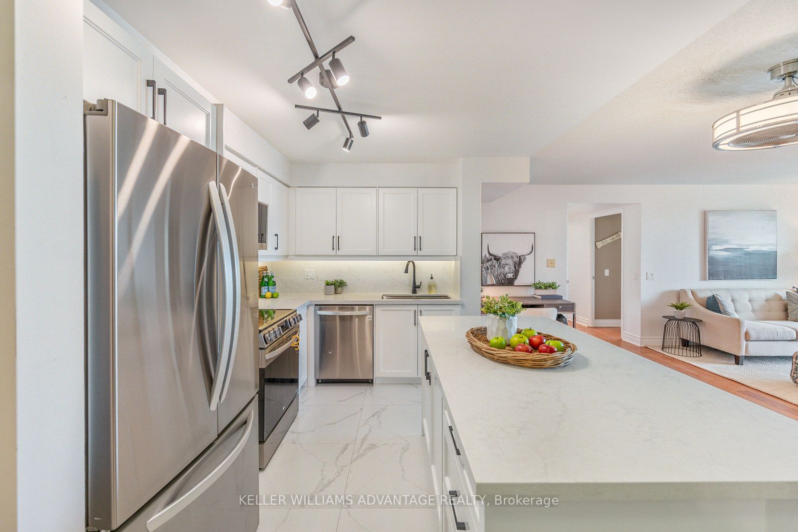 1863 Queen St E, #301