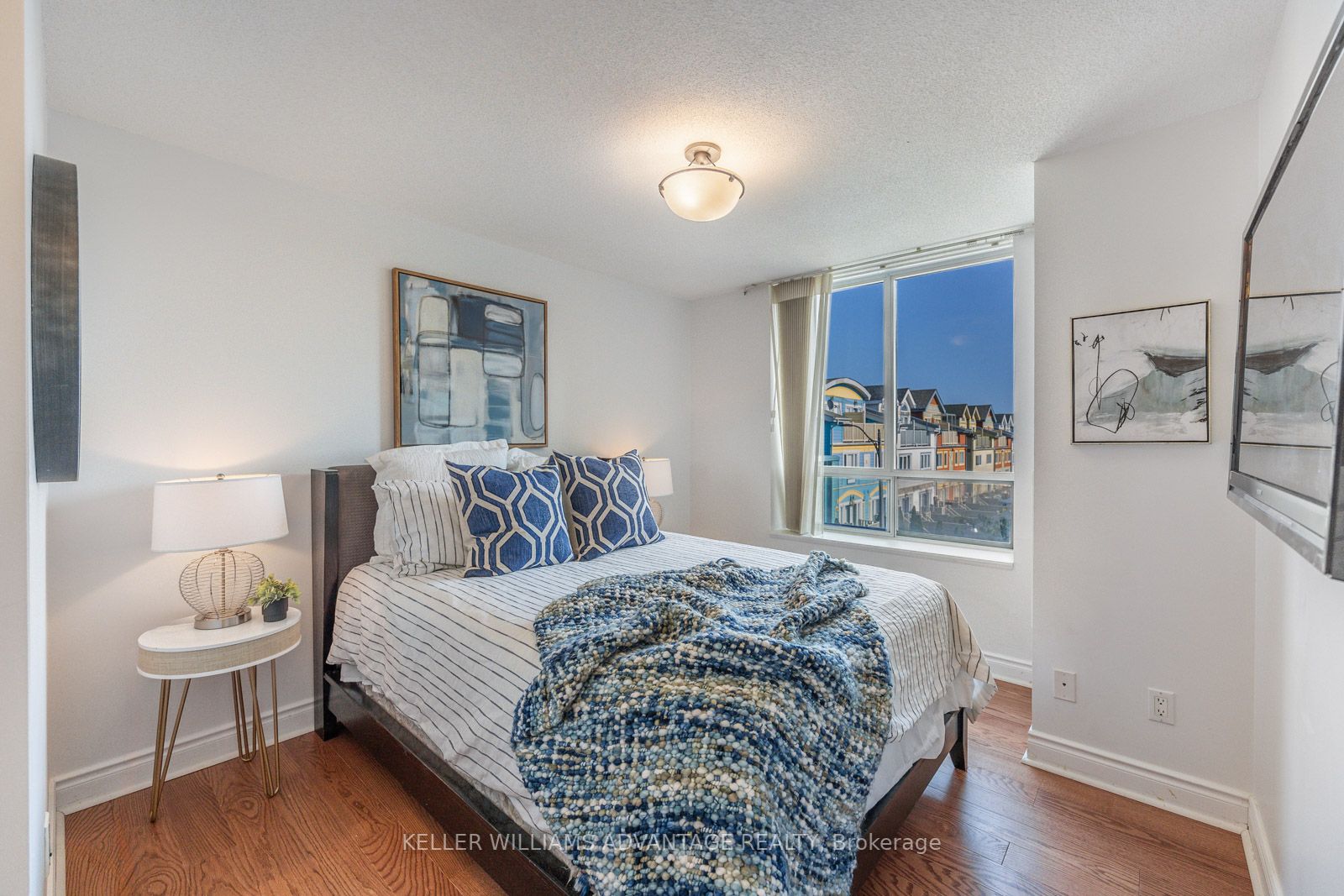 1863 Queen St E, #301