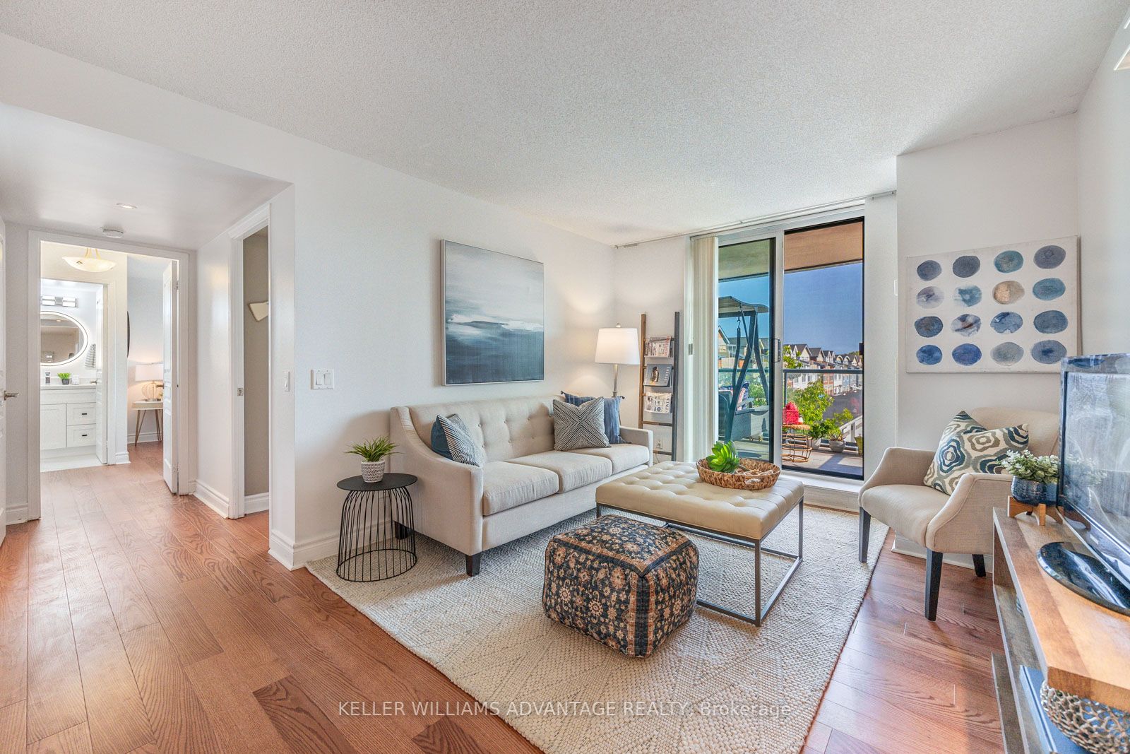1863 Queen St E, #301