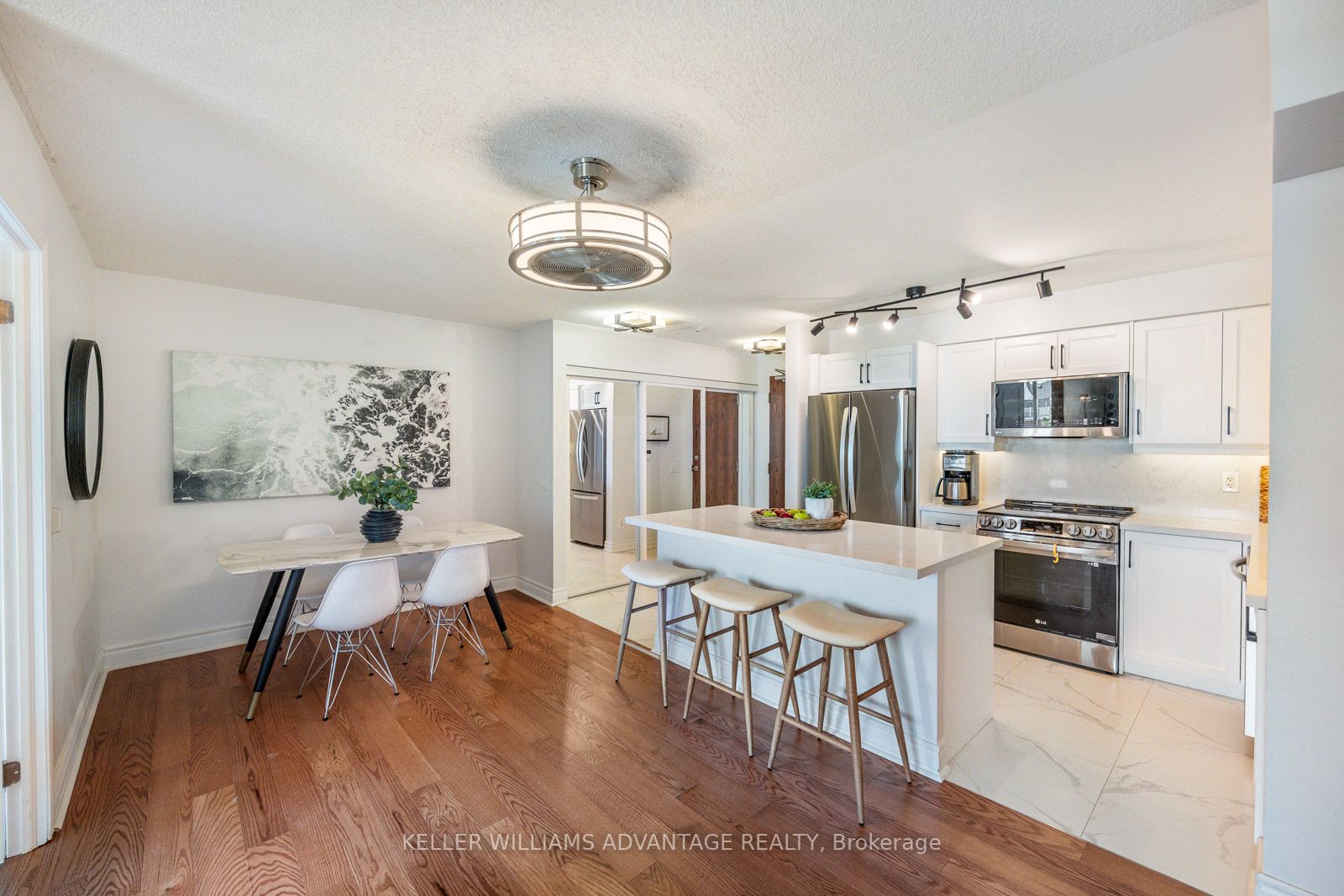 1863 Queen St E, #301