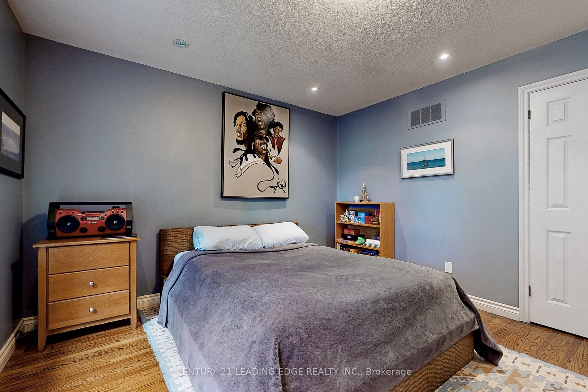 12 Stornoway Crt