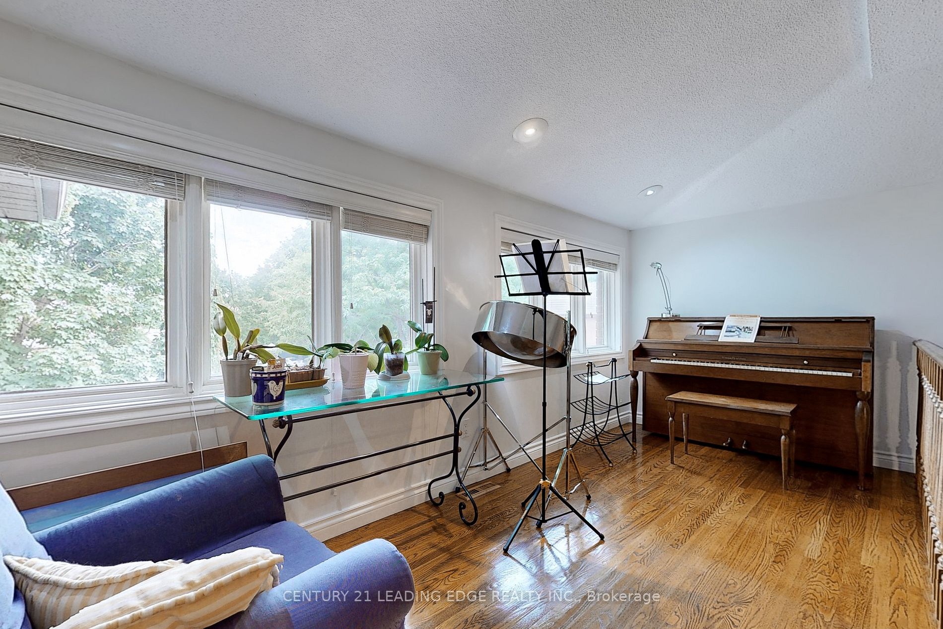 12 Stornoway Crt