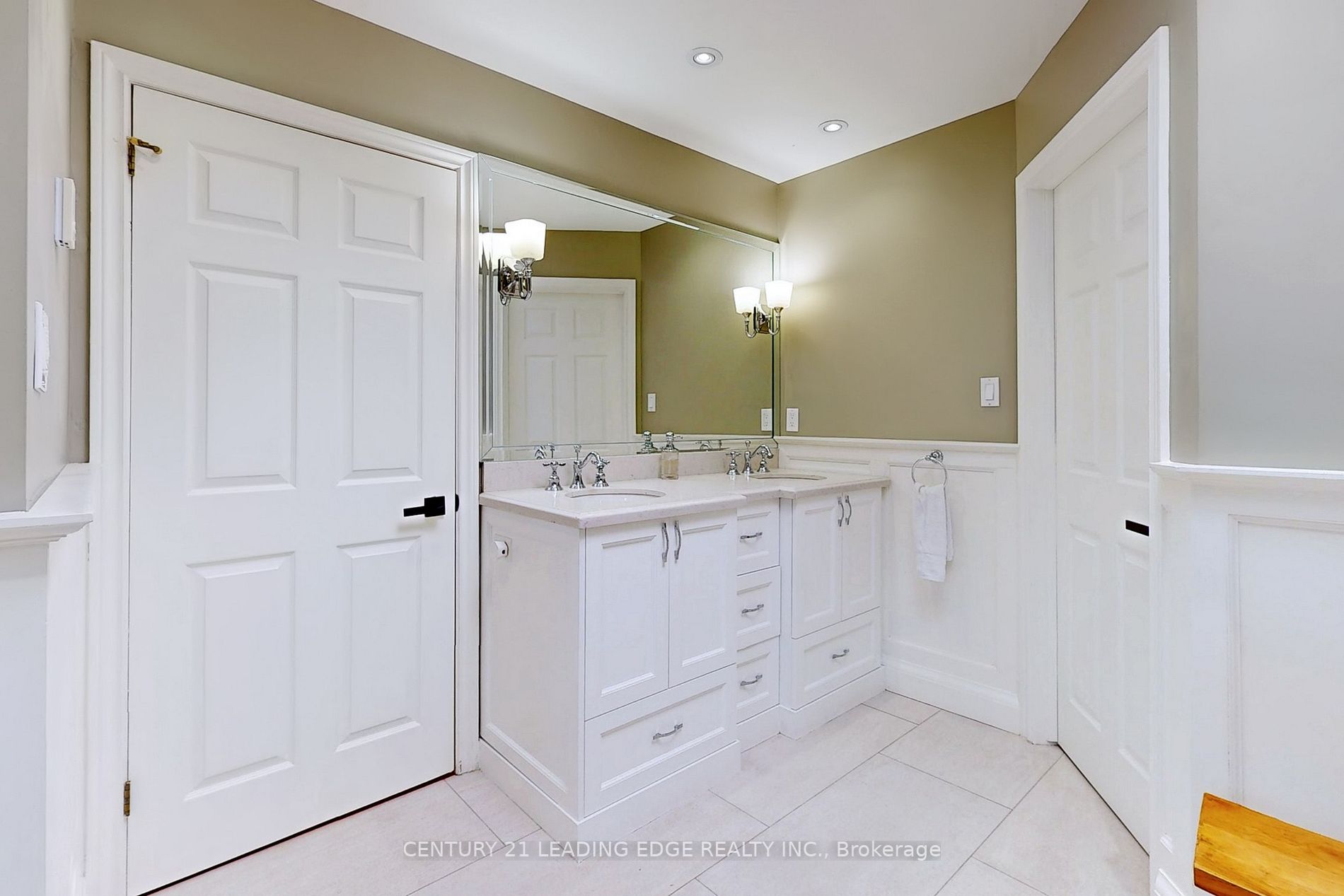 12 Stornoway Crt