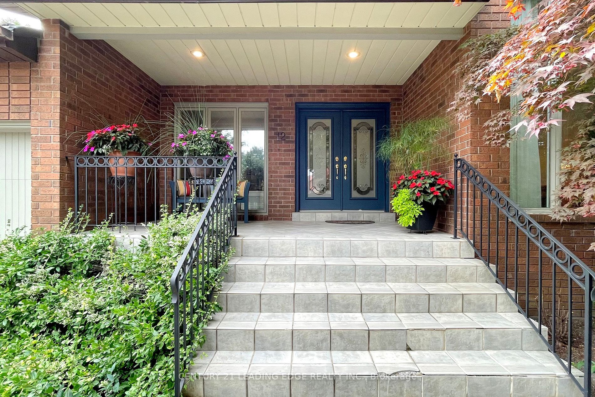 12 Stornoway Crt