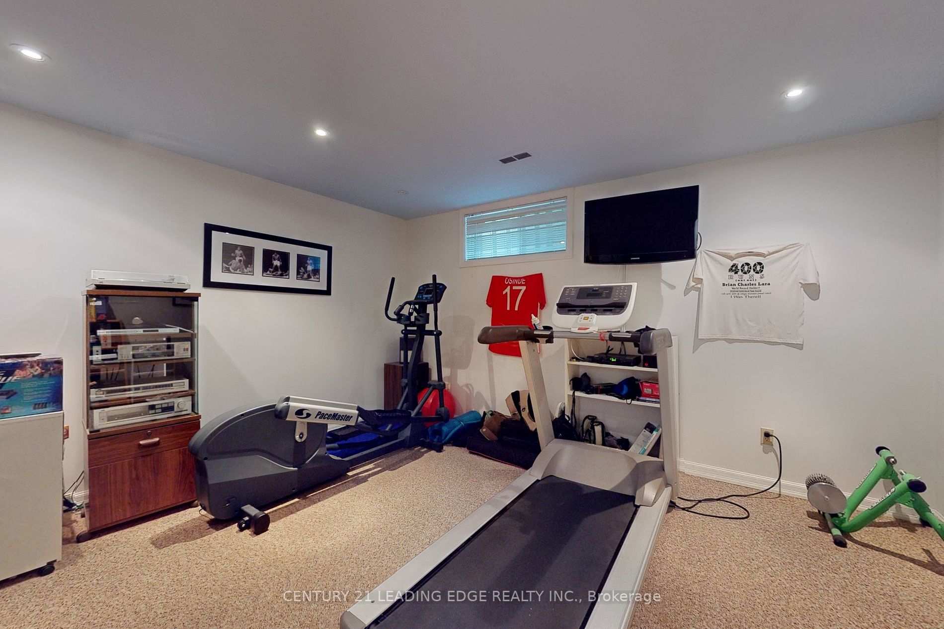 12 Stornoway Crt