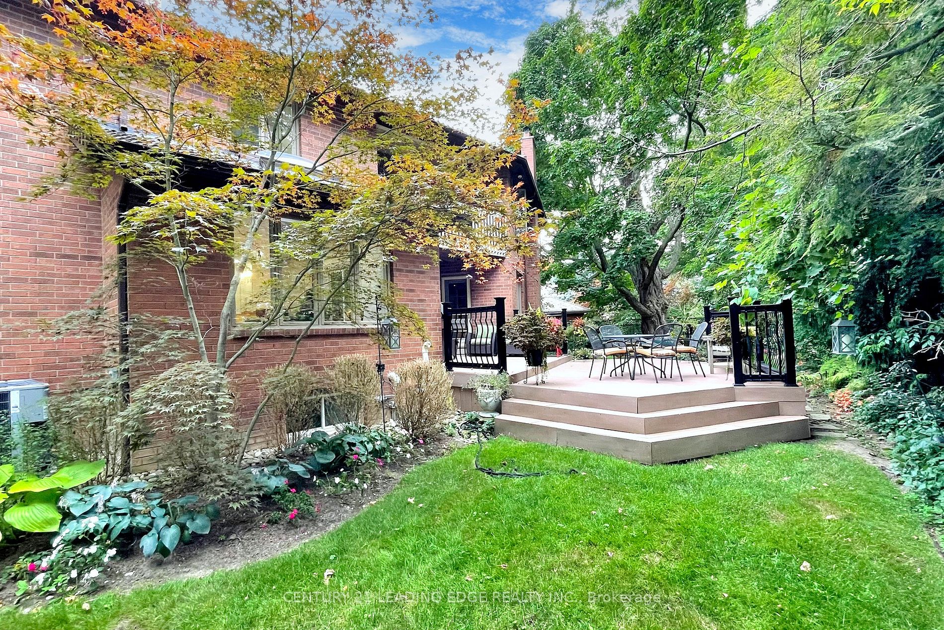 12 Stornoway Crt