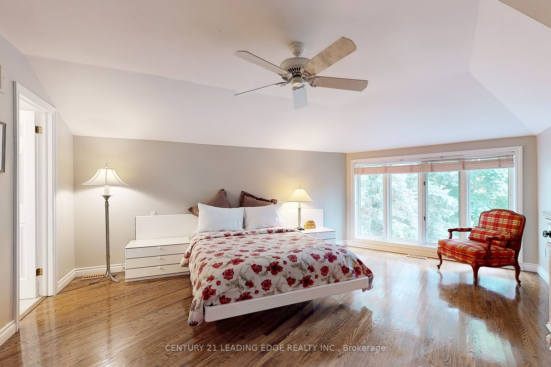12 Stornoway Crt