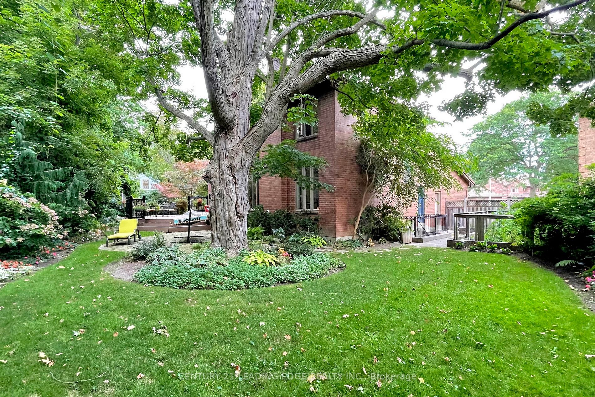 12 Stornoway Crt