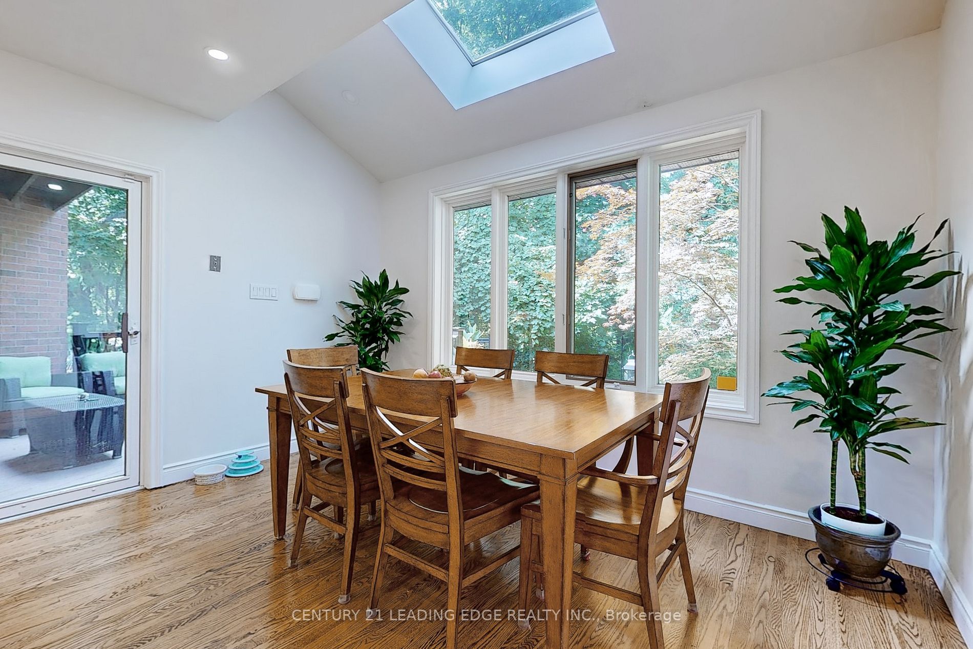 12 Stornoway Crt