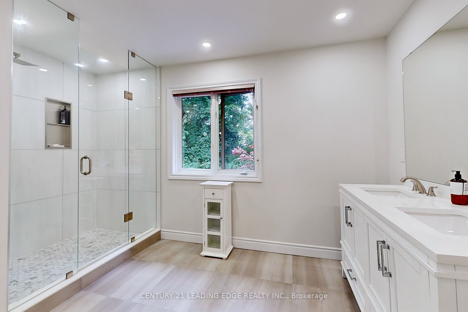 12 Stornoway Crt