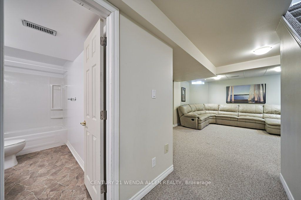 27 Bonathon Cres