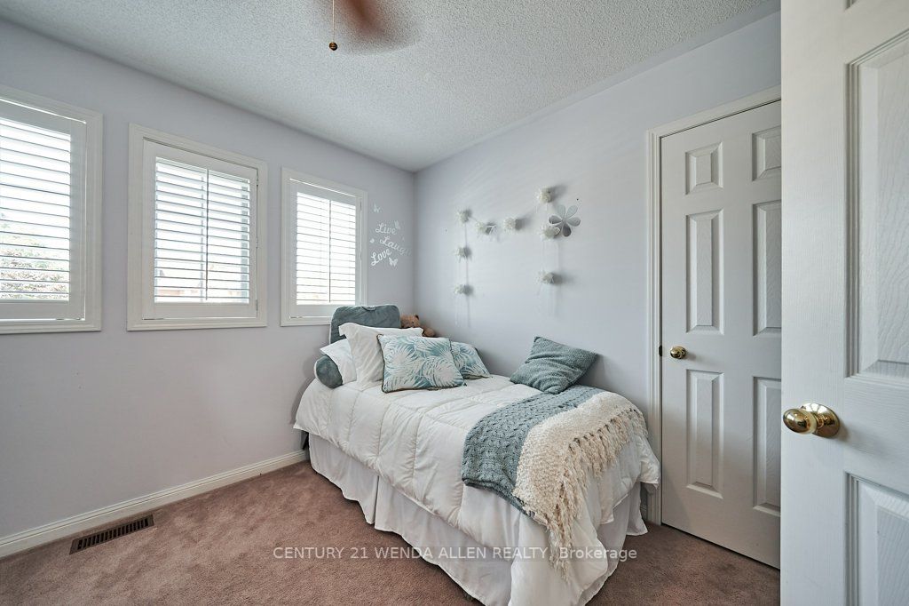 27 Bonathon Cres