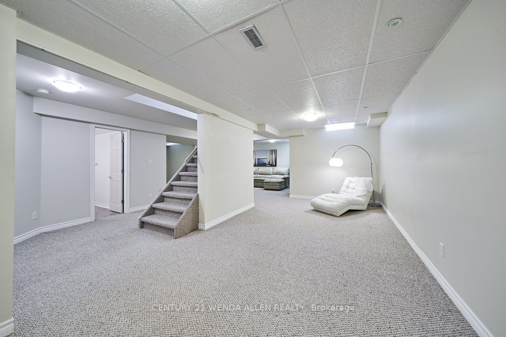 27 Bonathon Cres