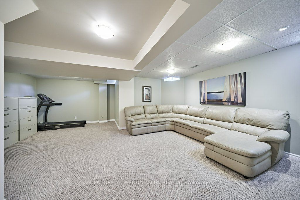 27 Bonathon Cres