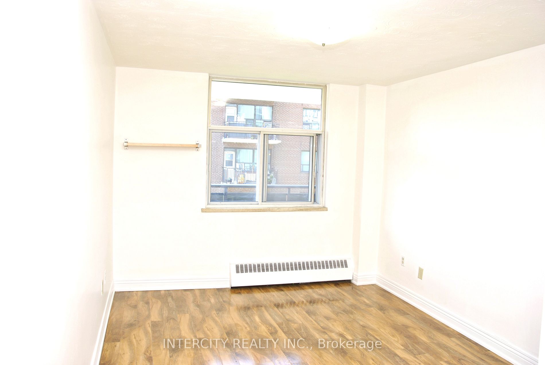 2245 Eglinton Ave E, #505