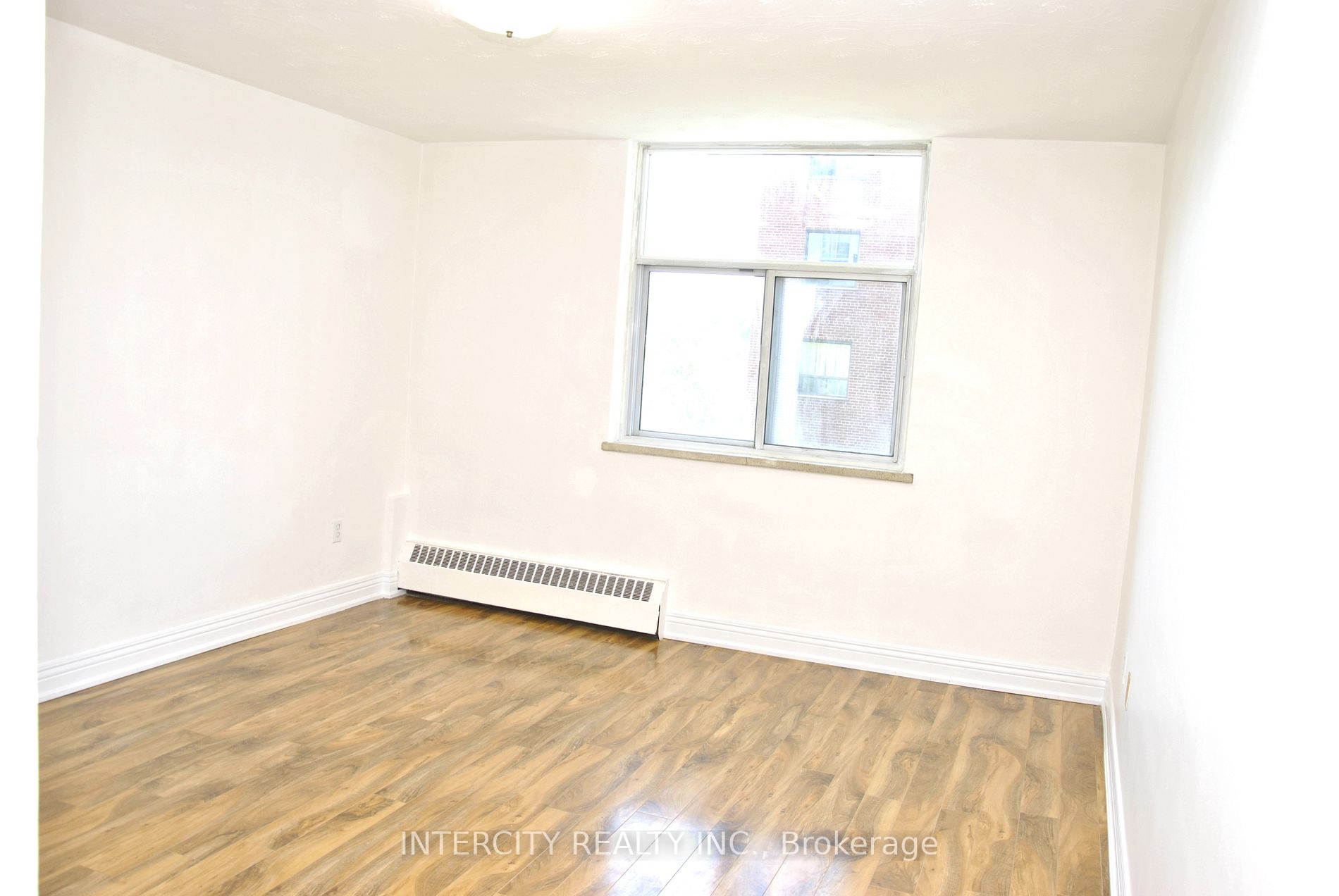 2245 Eglinton Ave E, #505